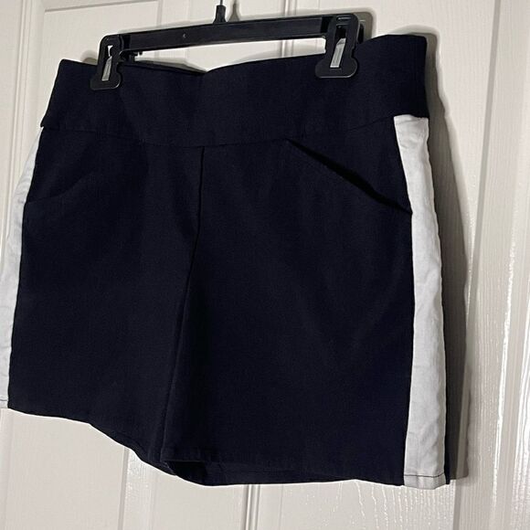 INC International Concepts Women's Pull-On Side-Stripe Shorts size 10 - Picture 6 of 6